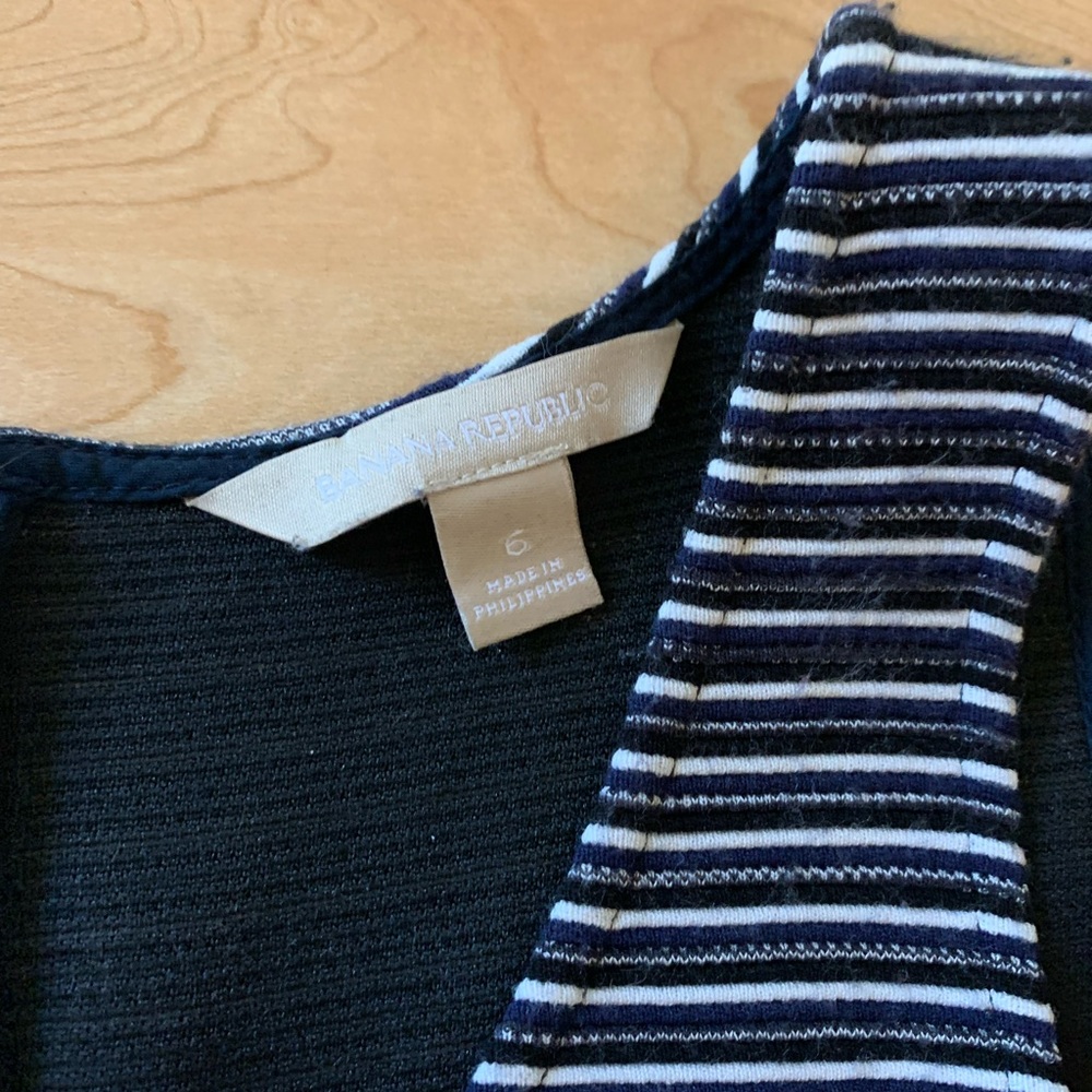 ✨HP✨ 🌻 2/$10 Banana Republic navy blue and white striped dress size 6 - Picture 3 of 10